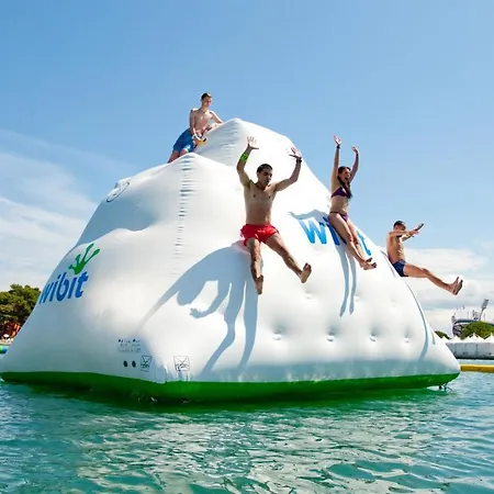 Camping Du Plan D'eau **** *