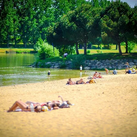 Camping Du Plan D'eau ****
