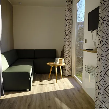 Κάμπινγκ Camping Du Plan D'eau **** Saint-Yrieix-sur-Charente
