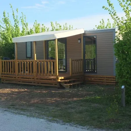 Κάμπινγκ Camping Du Plan D'eau ****